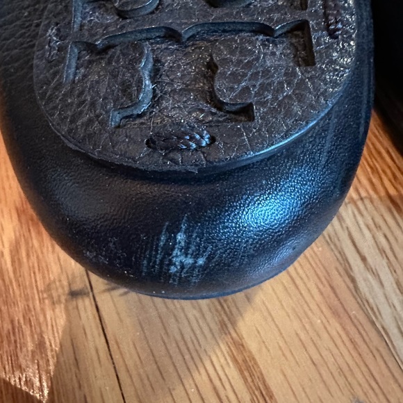 Tory Burch back ballet. Good condition. They’ll ship in a Tory Burch sho… - Picture 2 of 4